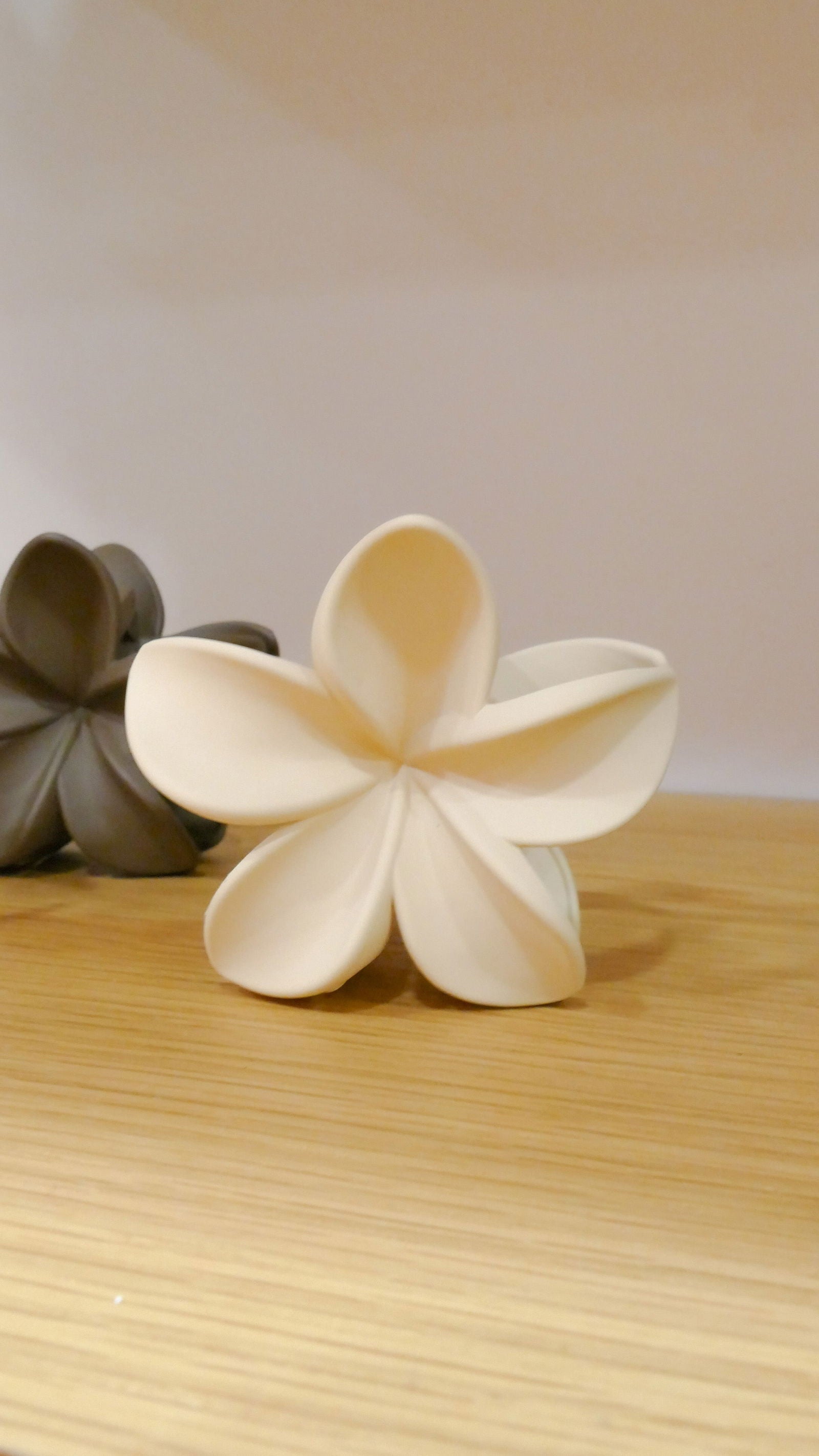 Pince fleurs tiaré - Atelier 628