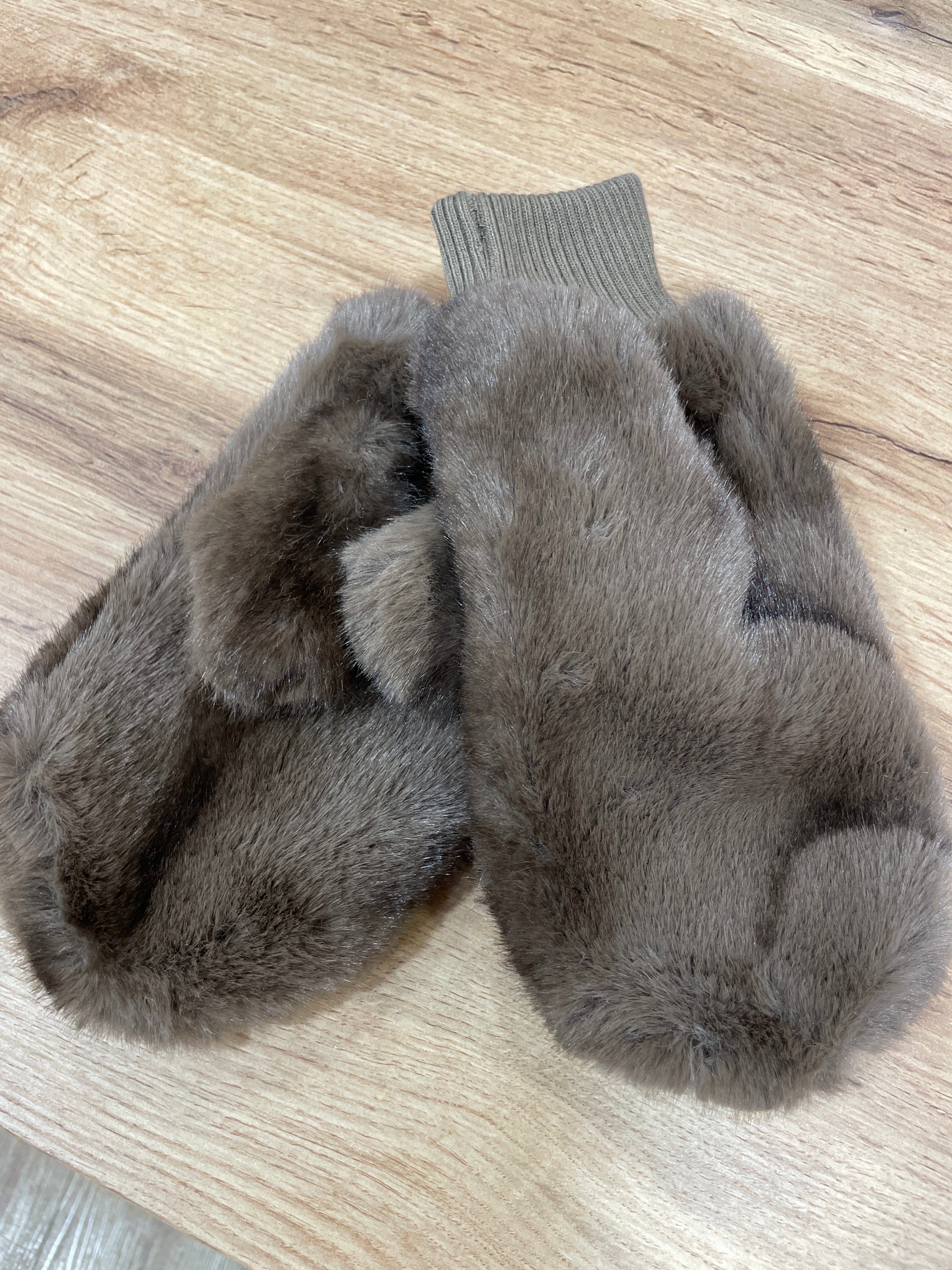 Moufles fausses fourrure