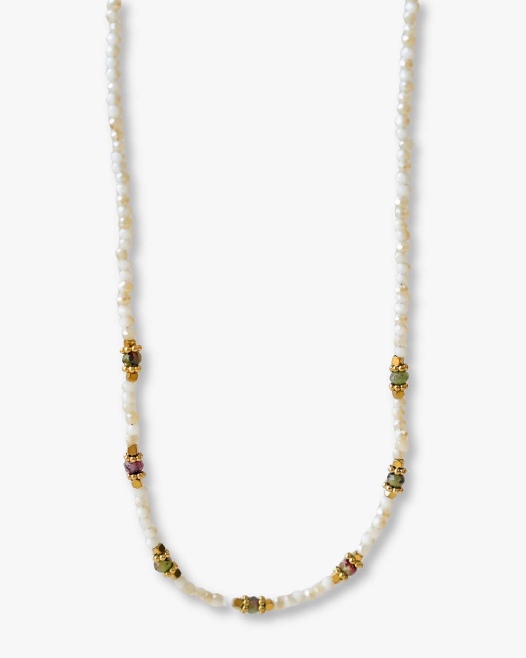 Collier Nola